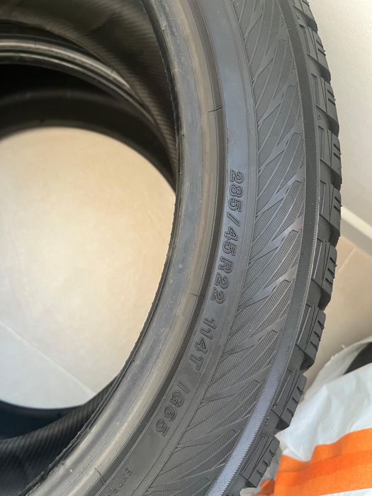 Продам r22 зимний шины комплект