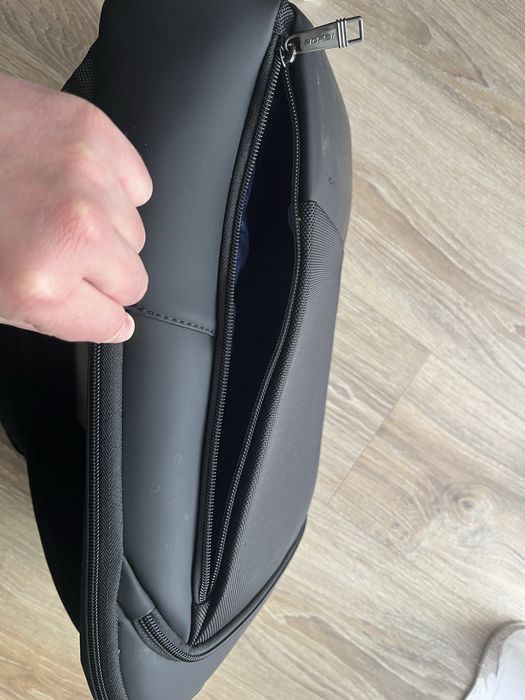 Тънка и компактна раница за лаптоп