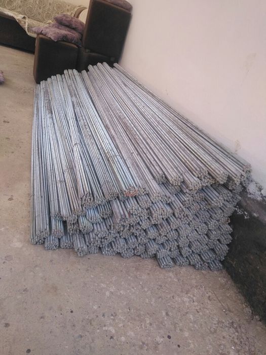 Шпилька и крепеж и резба