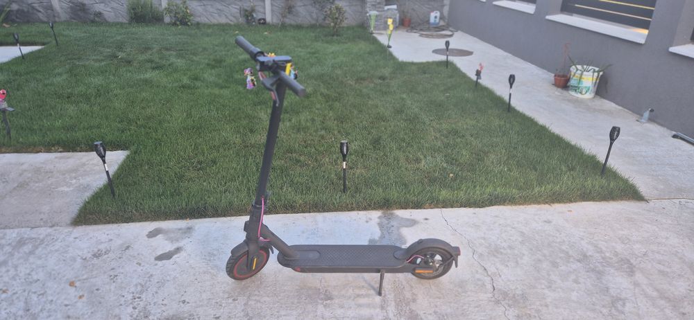 Xiaomi Mi Pro 2
Electric Scooter Pro 2