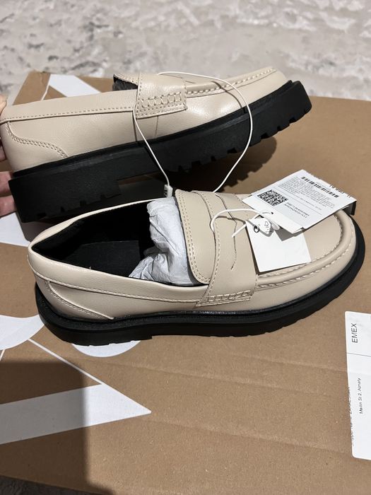 Продам детский лоферы