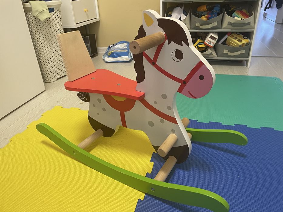 Люлеещо се конче