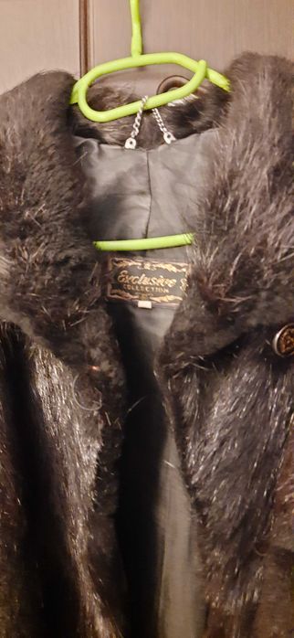 Haina nutrie, lunga, culoare neagra, stare exceptionala