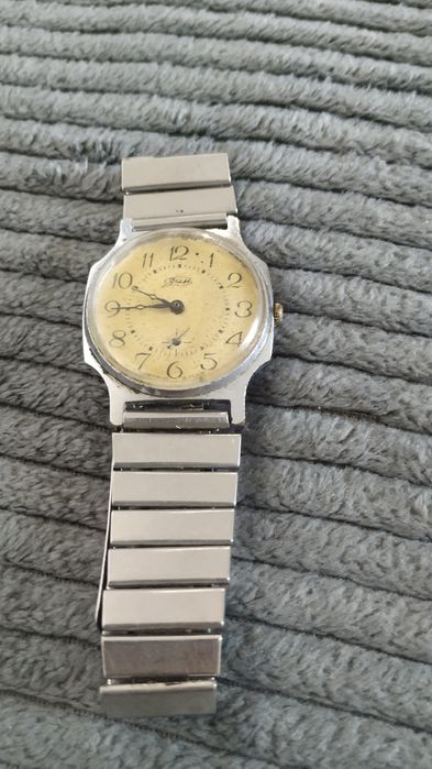 Ръчен часовник ЗИМ