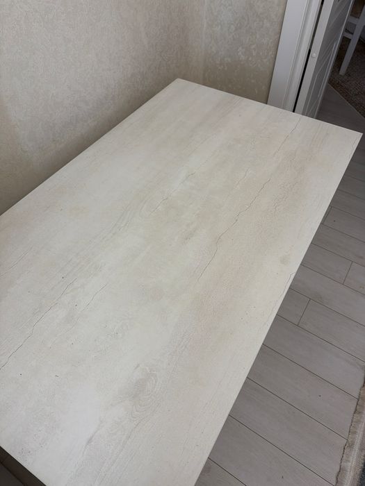 Продаю кухонный стол