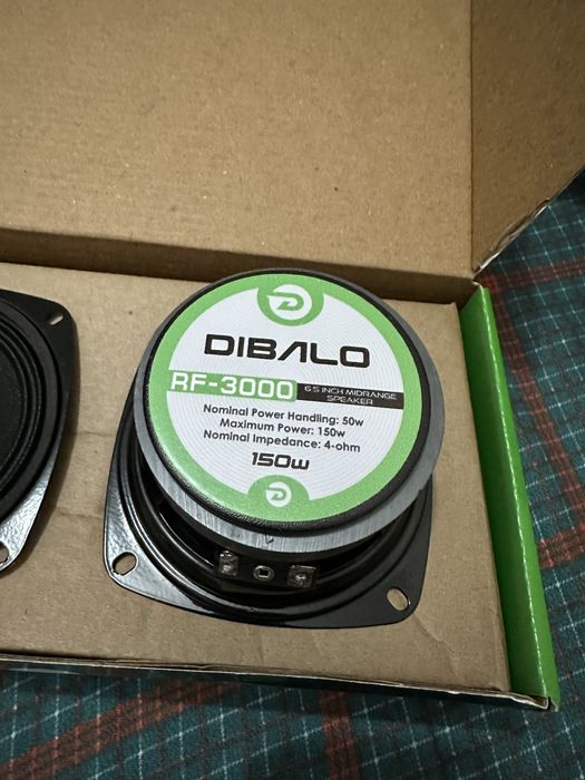 Продаю фронтальные колонки новые