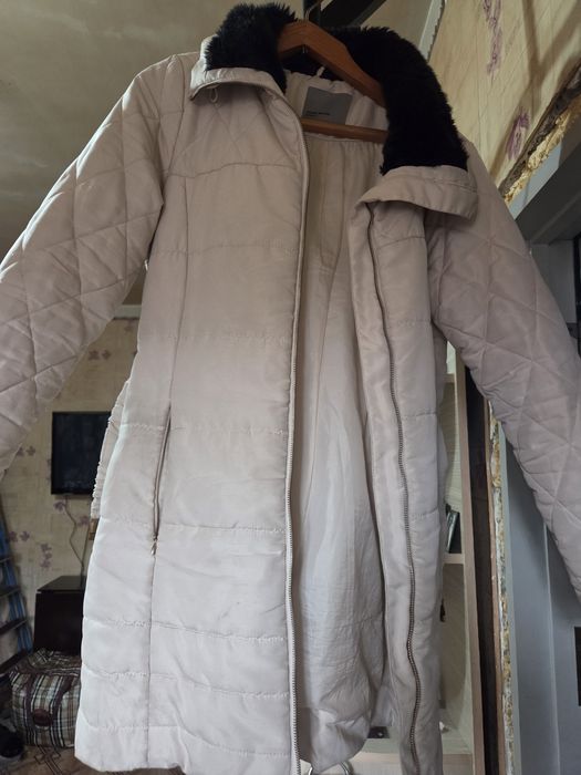 Женские тёплые вещи куртка и шерстяные кофты