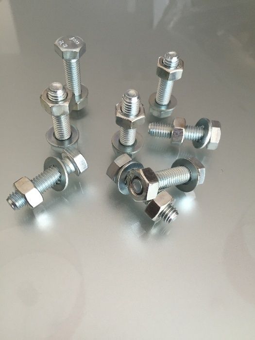 Suruburi metrice cap hex - M8x30/M8x40= cu saiba+piulita=0,60lei/buc