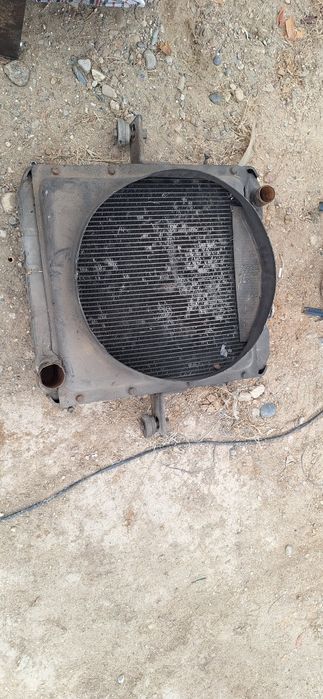Продам радиатор и интеркуллерна Автобус