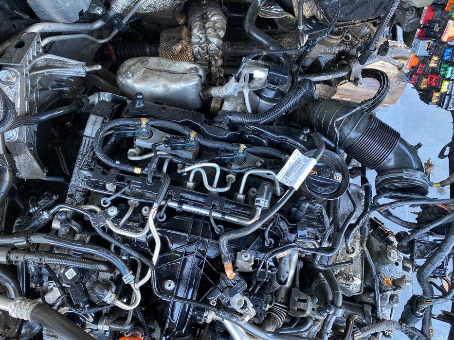 dezmembrez vw passat b7/hayon passat b7/usi passat b7/faruri passat b7