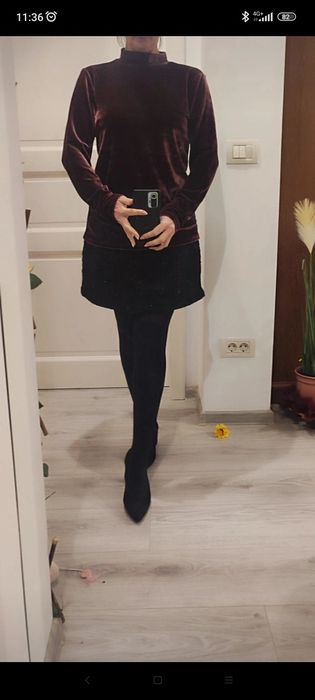 Bluziță bordo festiva, de catifea, nouă, mărime M-L, extra fina