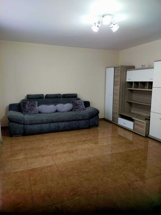 apartament 3 camere pentru inchiriat