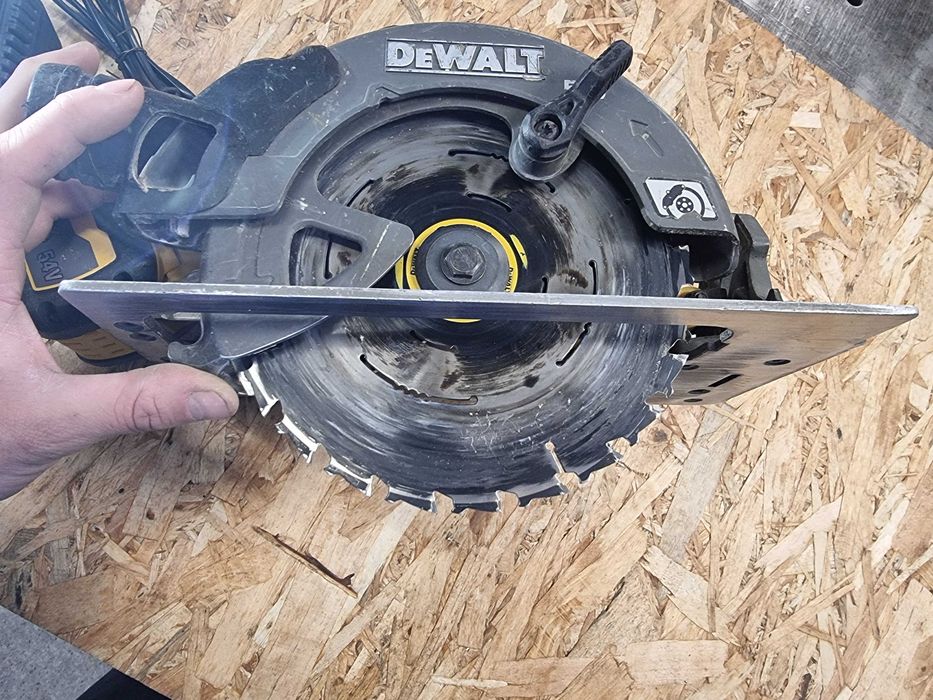 Ferastrau Circular Dewalt DCS575 Acumulator 54V Debitare Incarcator