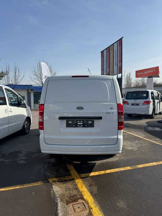 Yangi JAC M3 Van Новый