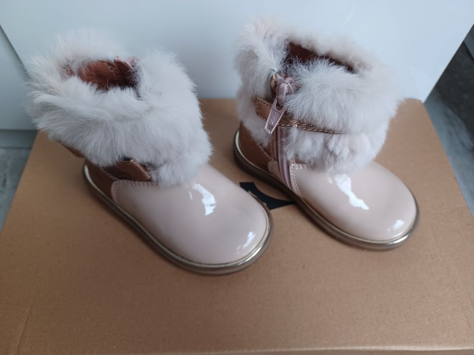 Обувки, ботушки и кецове за момиченце