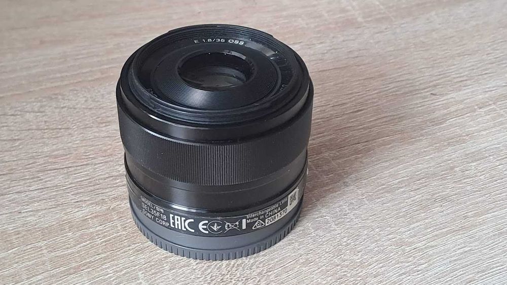 Obiectiv Sony SEL35f1.8 OSS