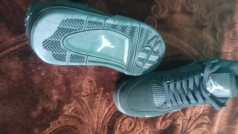 Jordan 4 Black cat 44