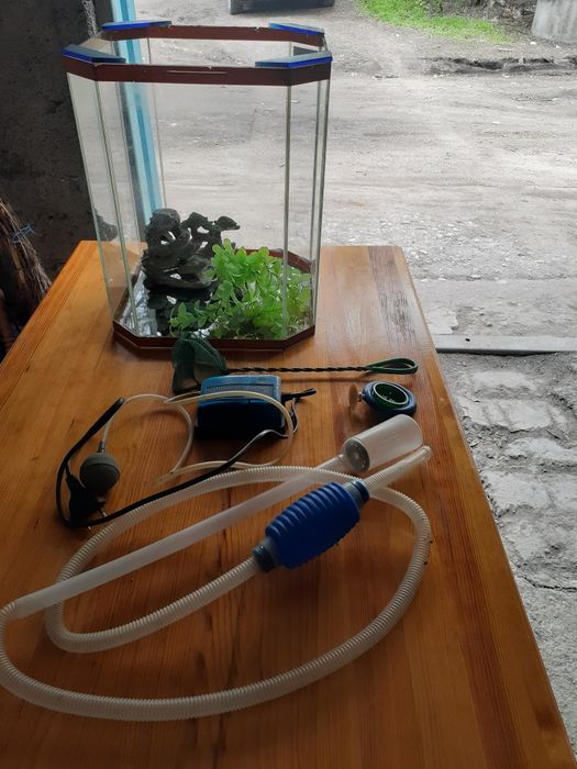 Продам аквариум 20 лит.