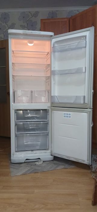 С доставкой холодильник продам в хорошем рабочем состоянии Высота-1м75