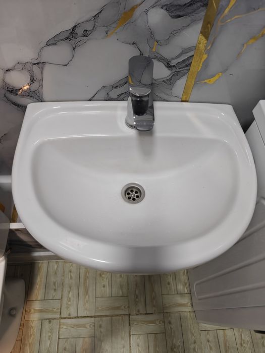 Раковина без смесителя