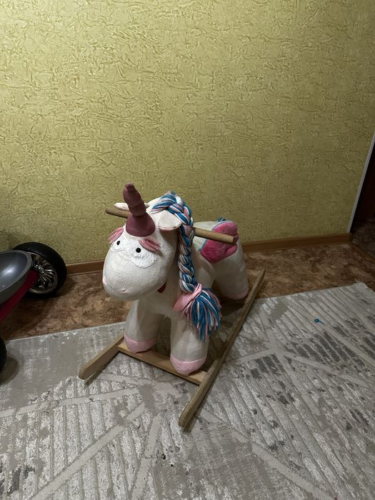 Продам детскую качалку единорога
