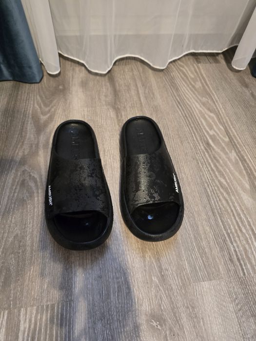 V/s  papuci ambush noi