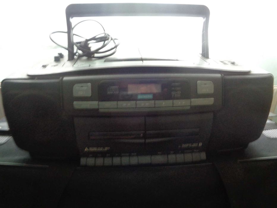 Продавам - ,,boombox " / радиомагнетофон Siemens -RD132G6