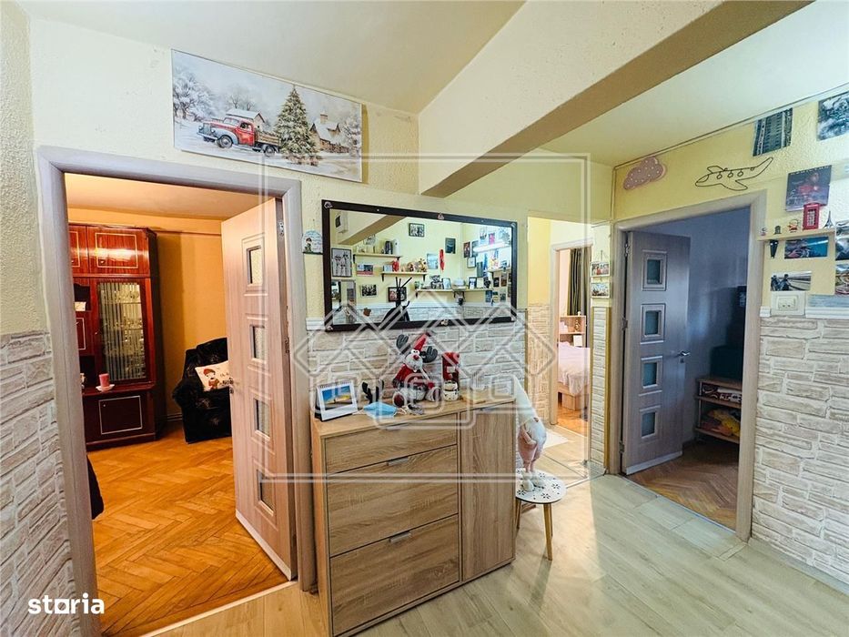 Apartament 3 camere - 2 balcoane - Valea Aurie