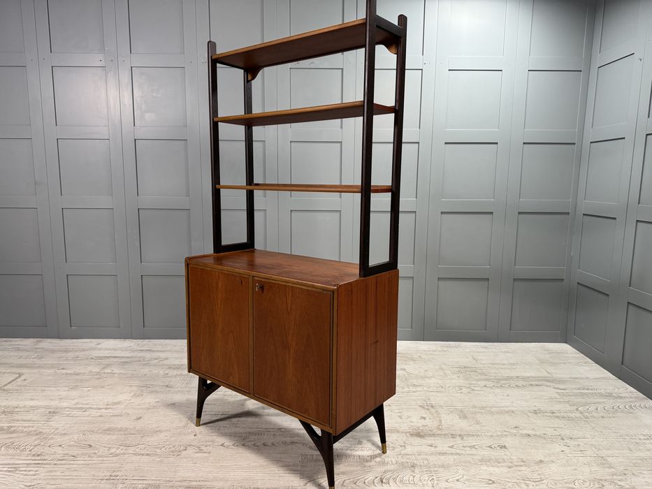 Винтидж библиотека - секция масив Р263