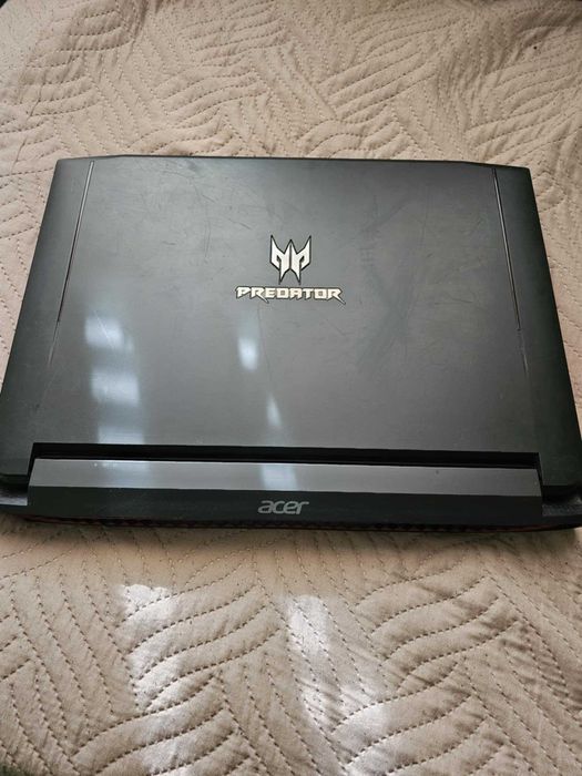 Predator  17.3 / 75hz /  gtx 980 8gb