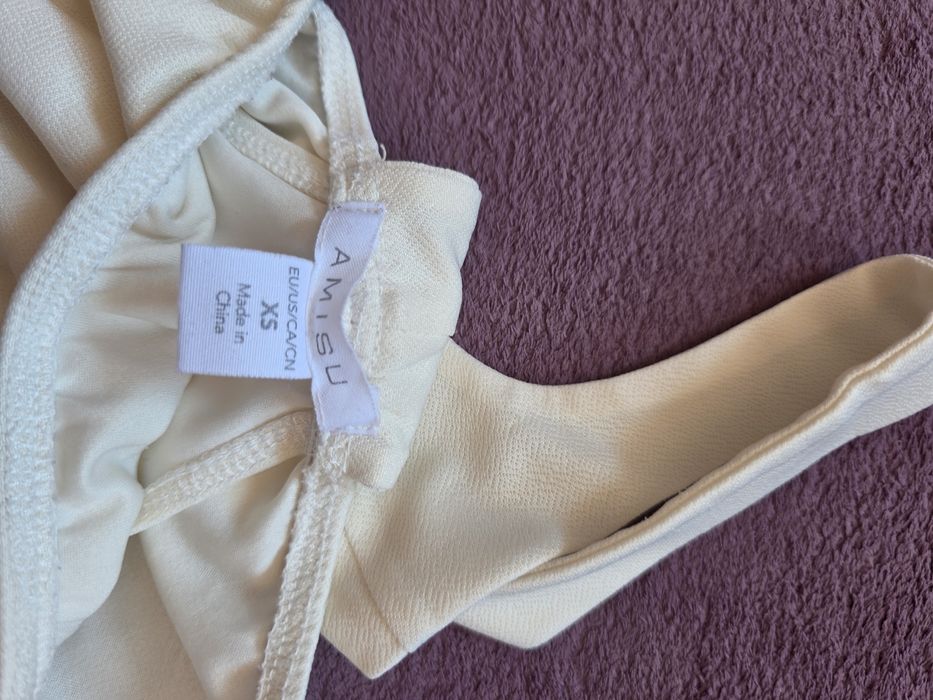 Два бели топа (в комплект)