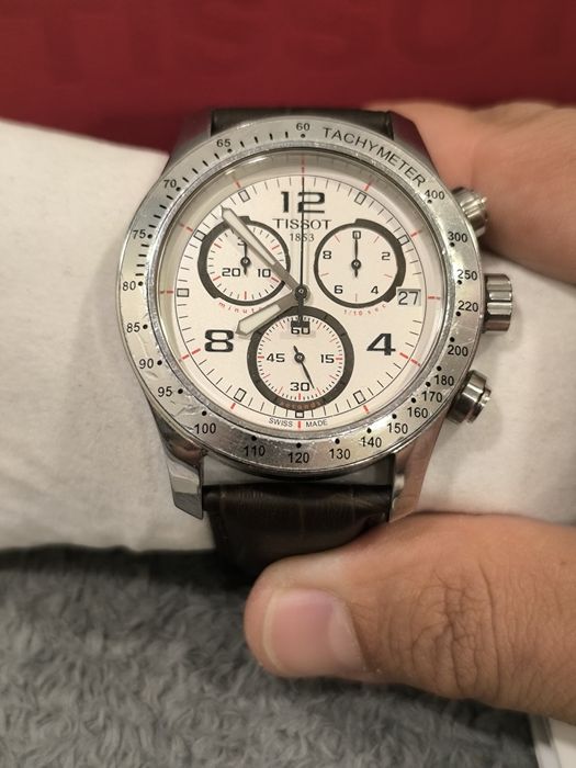 Швейцарски часовник Tissot V8