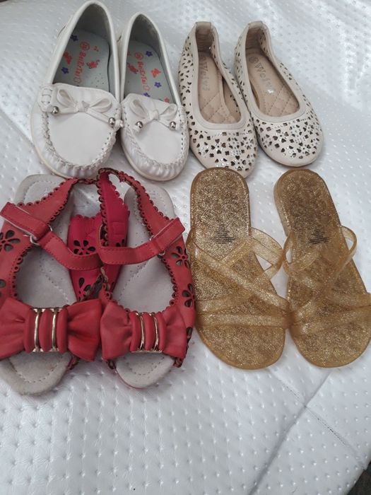 продаётся детская обувь