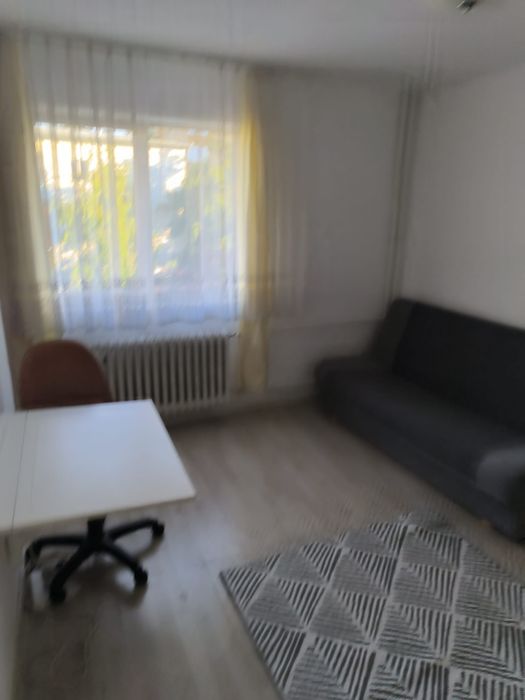 Inchiriez apartament
