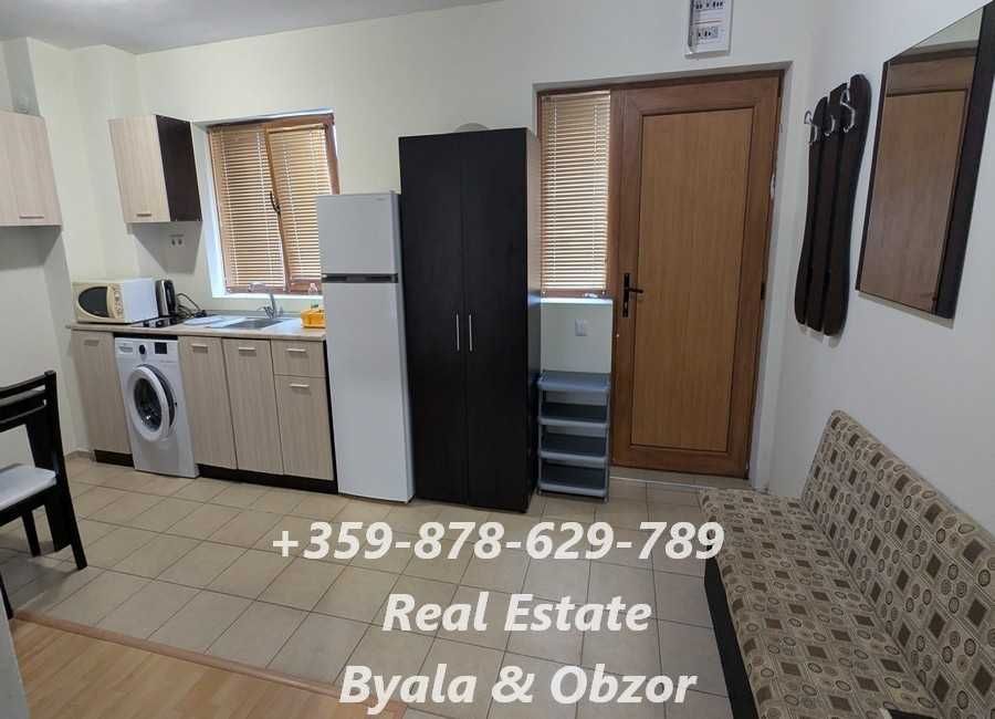 Просторен едностаен апартамент в комплекс с басейн в гр.Бяла