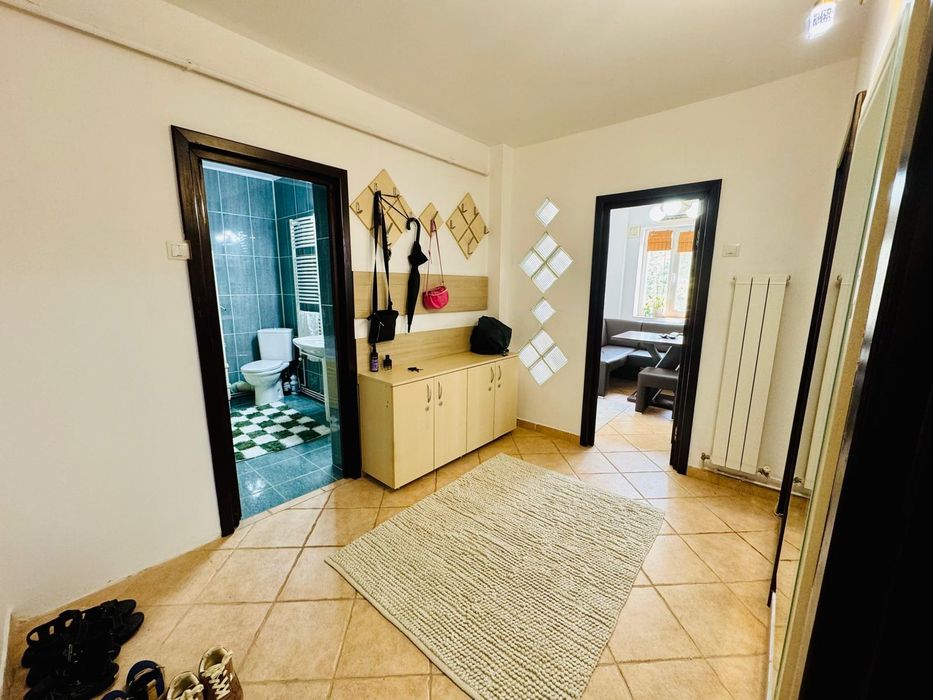 Persoană fizica vând apartament 3 camere 74mp Cantemir Palas Mall