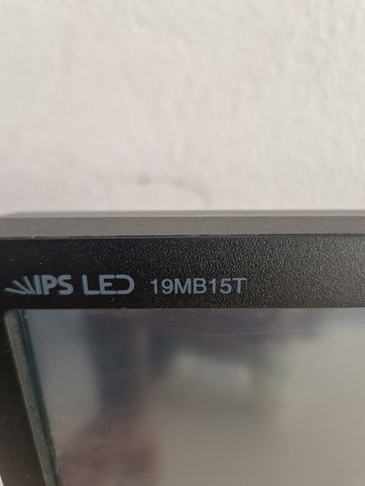 Monitoare Touchscreen LG 19" si 17"