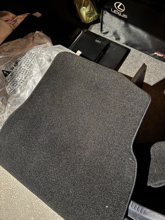 Продам Полики на Камри 80