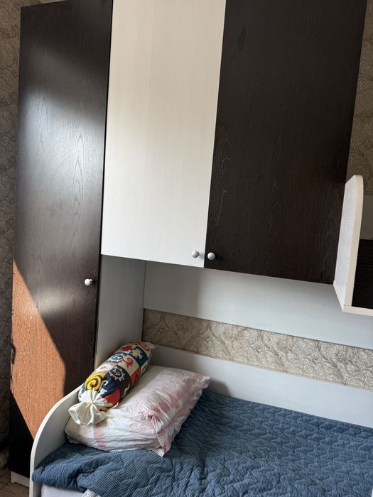 Двухъярусная кровать со шкафами