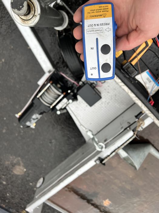 Vand platforma auto 2000kg