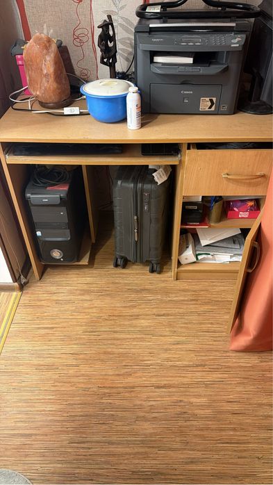 Продам шкаф и компьютерный стол