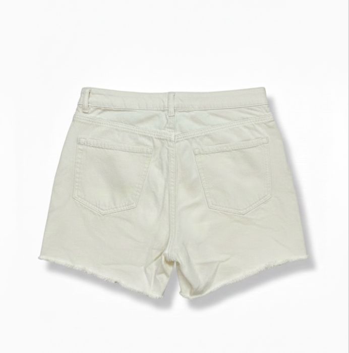 Продам шорты и двое джинс!