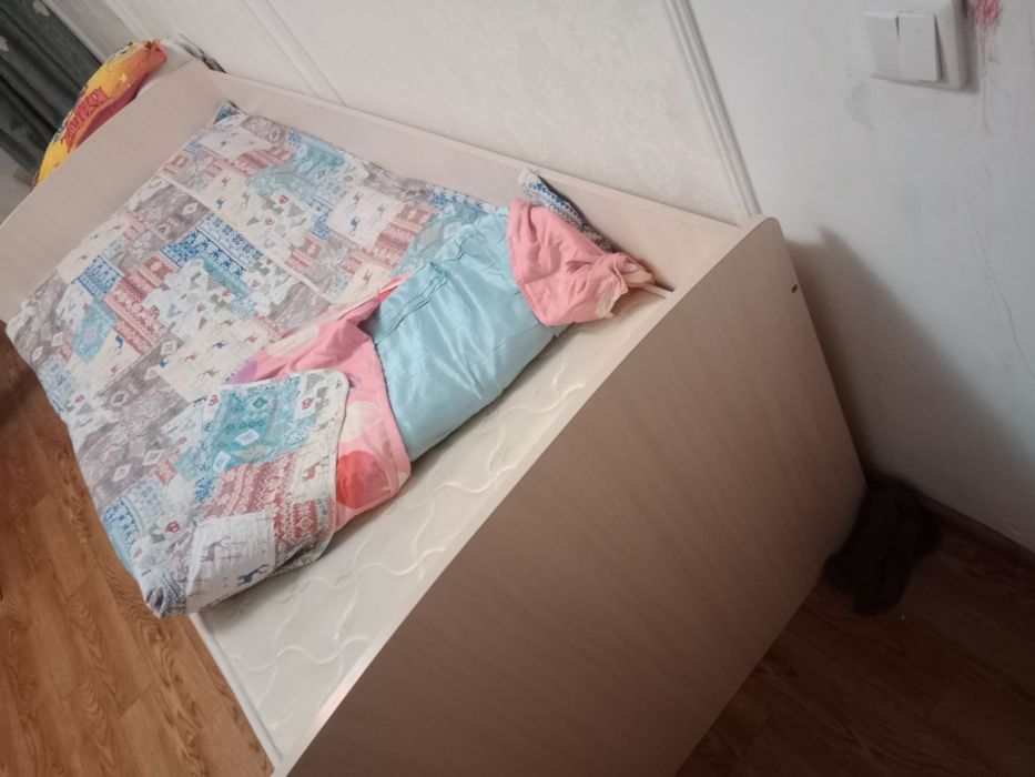 Кровать односпальная