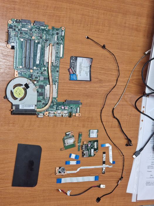 Placa De Baza + Piese Mici Toshiba Satelite L50-B-16Z I7 + GPU AMD R7