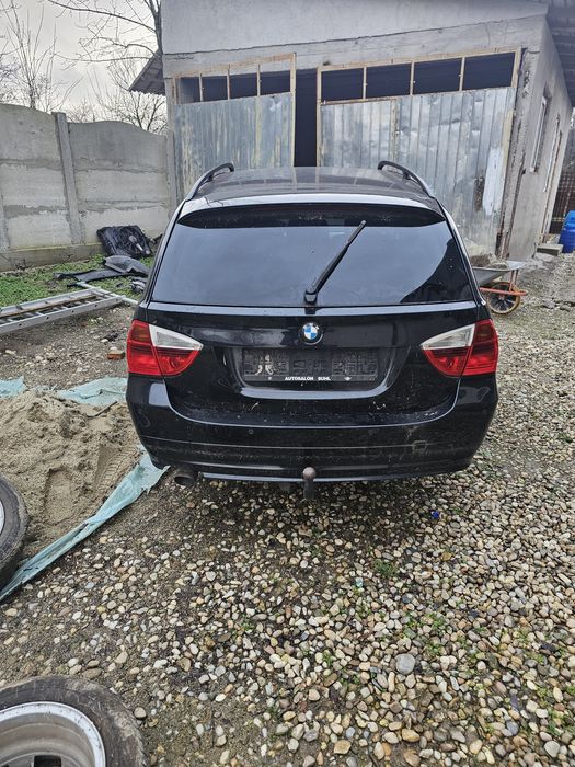 Vand seria  3 pentru dezmebrat  sau schimb