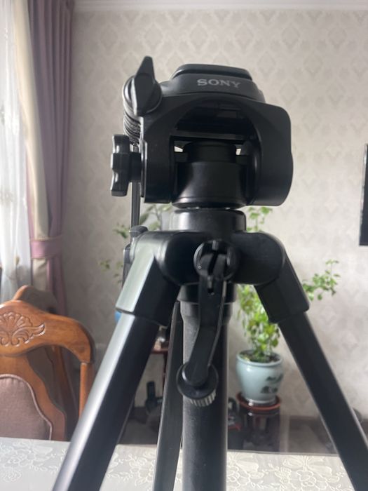 Продам штатив тринога SONY 5000 тг