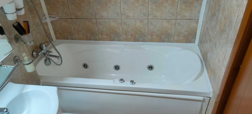 Apartament cu 3 camere în zona Piața Victoriei, Basarab