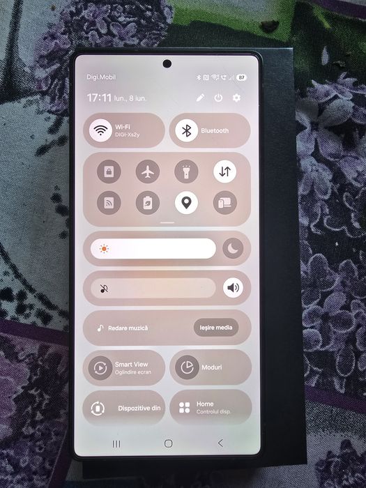 Vând urgent laptop si telefon
