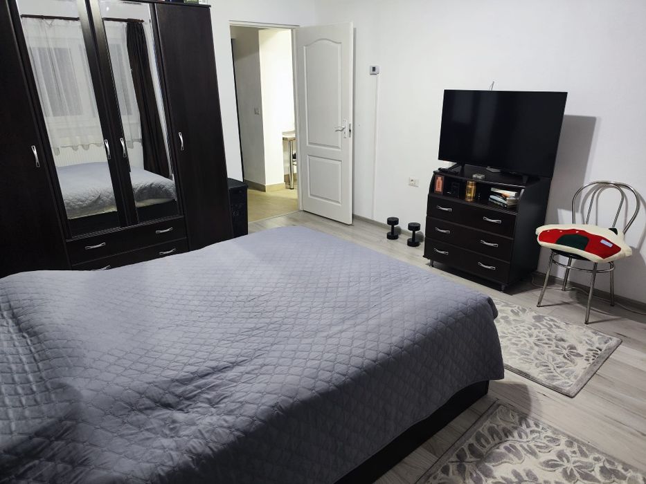 Proprietar inchiriez  garsoniera