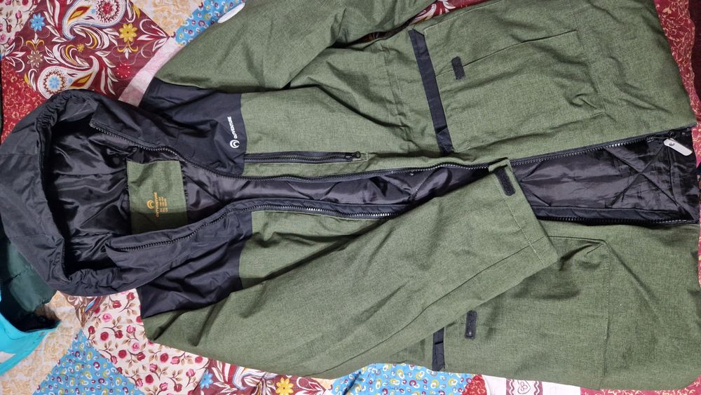 Куртки и пальто для девочки